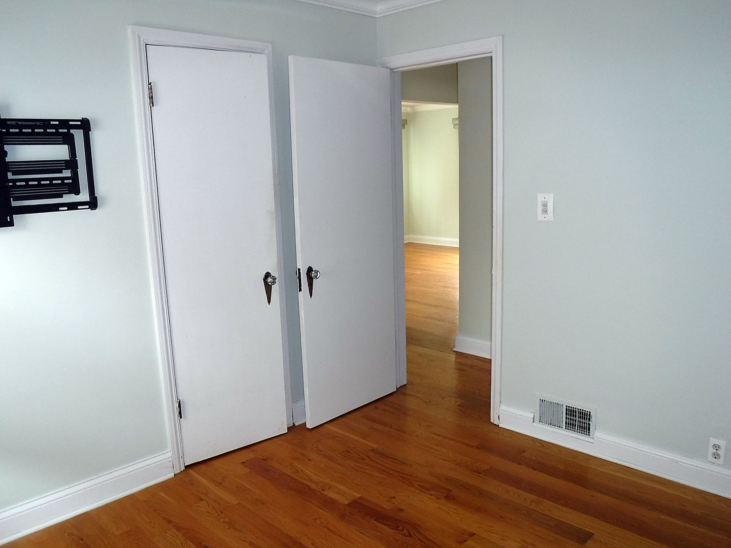 10836 South Ridgeway Avenue Chicago, IL 60655 - Photo 16 of 26 Gallery Image 16