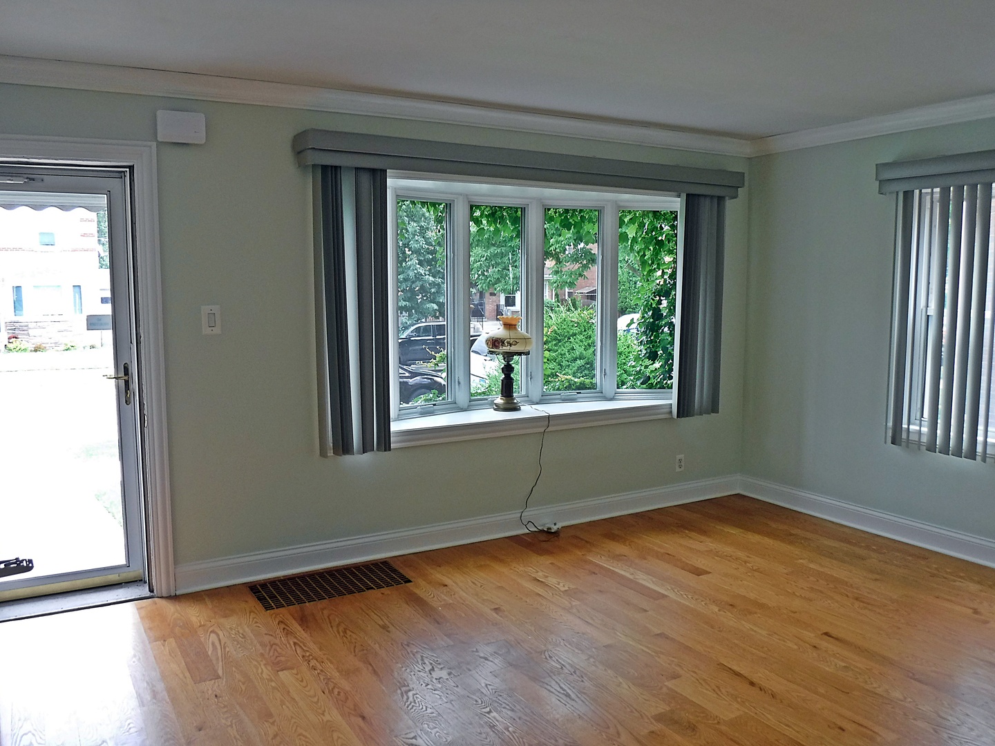 10836 South Ridgeway Avenue Chicago, IL 60655 - Photo 2 of 26 Gallery Image 2