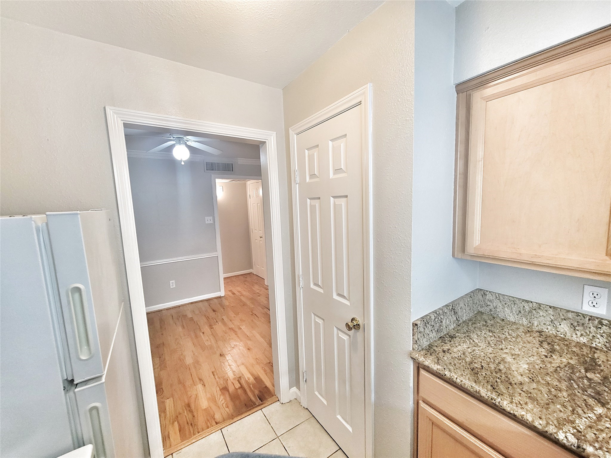 1522 Yale Street, Unit 18 Houston, TX 77008 - Photo 2 of 9