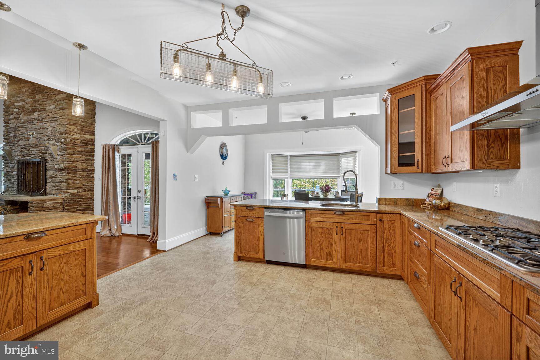 6707 Burch Hill Road Brandywine, MD 20613 - Photo 16 of 54 Spacious Kitchen with Granite Countetops