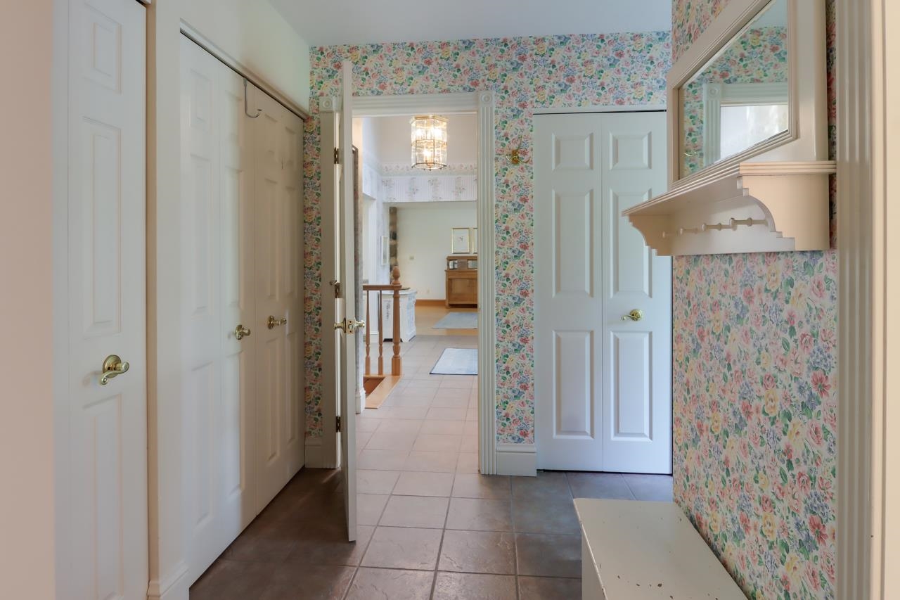 644 South Stony Point Road Suttons Bay, MI 49682 - Photo 36 of 79 1915495-35.JPG