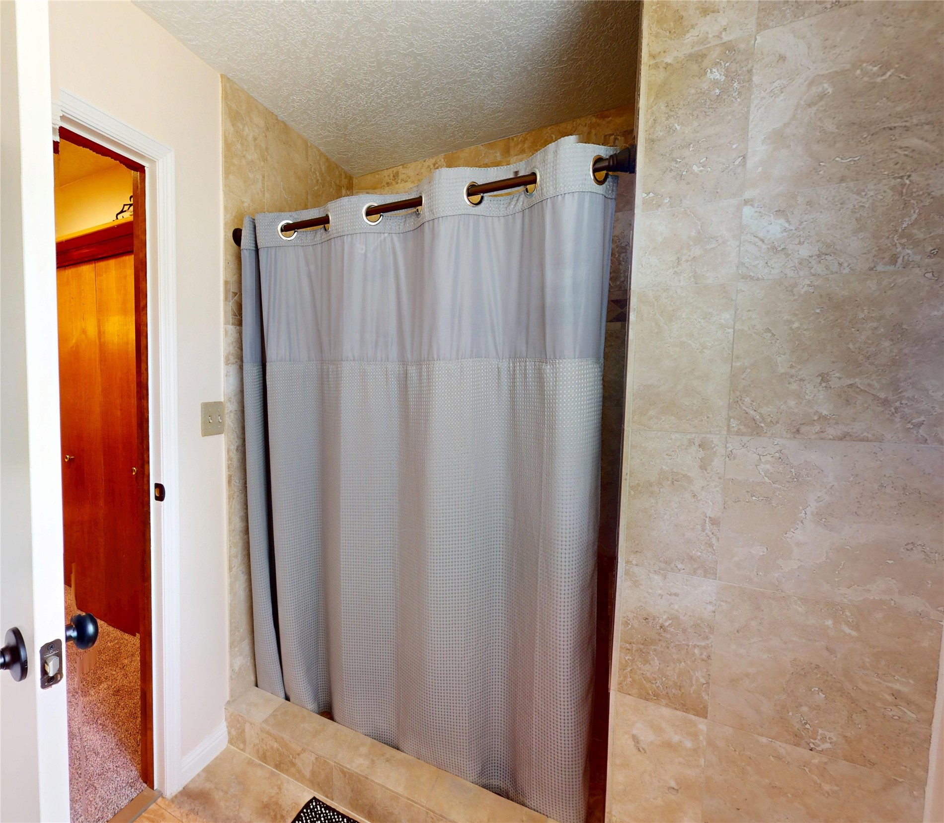 1346 Big Rock Loop Los Alamos, NM 87544 - Photo 26 of 38 Primary Bathroom