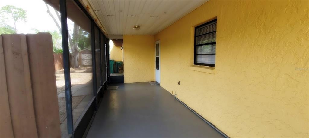 406 Wright Street Inverness, FL 34452 - Photo 31 of 38 a view of a balcony