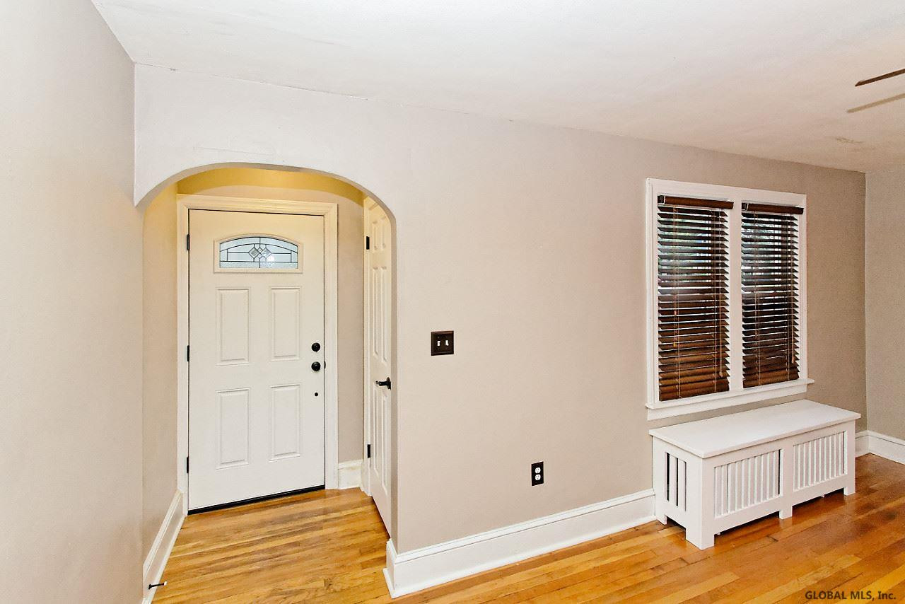 2037 Caldicott Road Rotterdam, NY 12303 - Photo 4 of 23 Photo 4