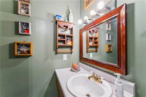 $385,000 | 10540 West 287th Street, Louisburg, KS 66053