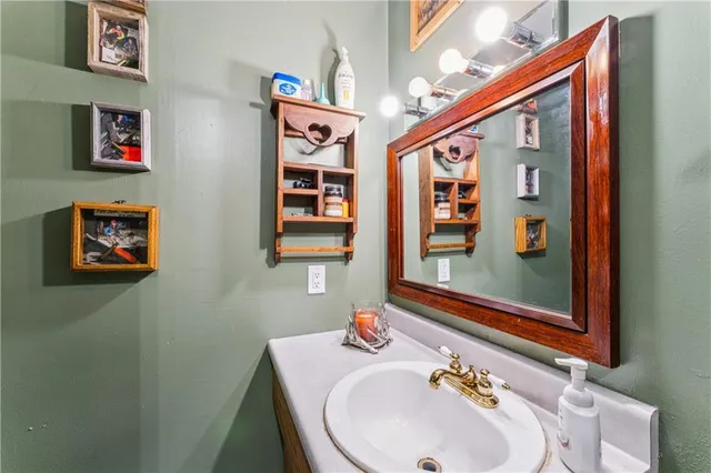 $395,000 | 10540 West 287th Street, Louisburg, KS 66053