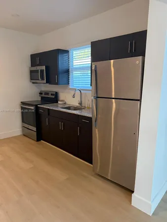 $4,800 | 21 Northeast 48th Street, Unit 21, Miami, FL 33137