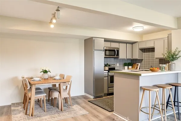 $429,000 | 21309 Eucalyptus Way, Unit 203, Newhall, CA 91321