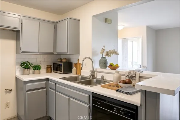 $429,000 | 21309 Eucalyptus Way, Unit 203, Newhall, CA 91321