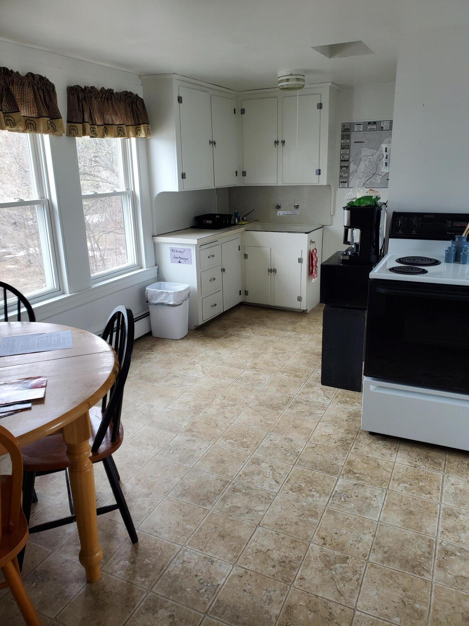 5 Oak Street Waterville, ME 04901 - Photo 22 of 27 22 Apt 3