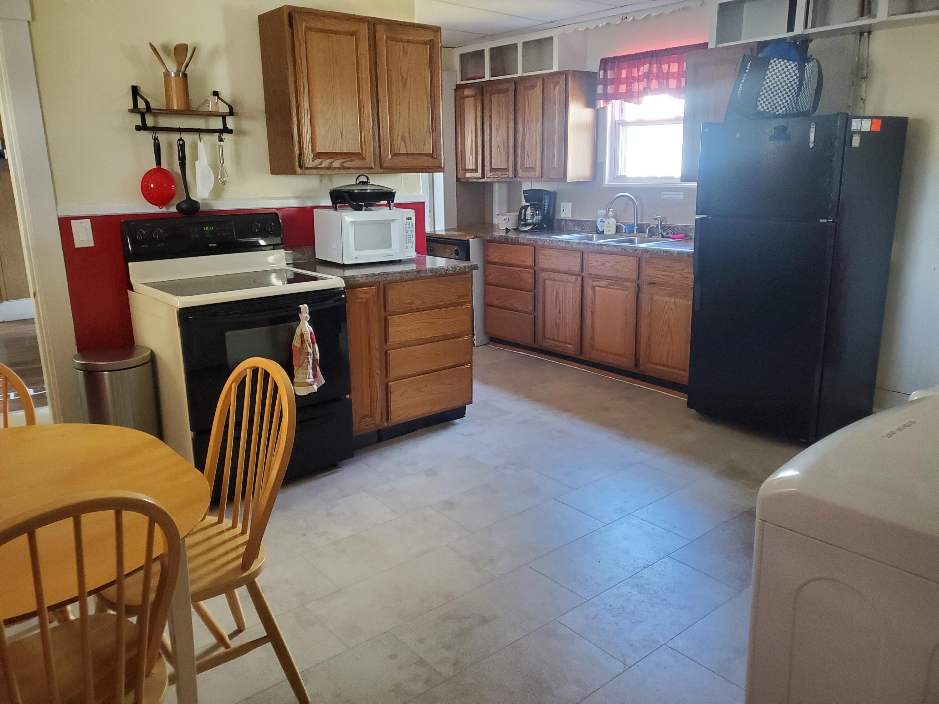 5 Oak Street Waterville, ME 04901 - Photo 6 of 27 6 Apt 1 kitchen