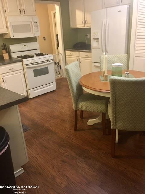 54 Nevada Avenue Rochester, MI 48309 - Photo 6 of 23 31341612-5.JPG