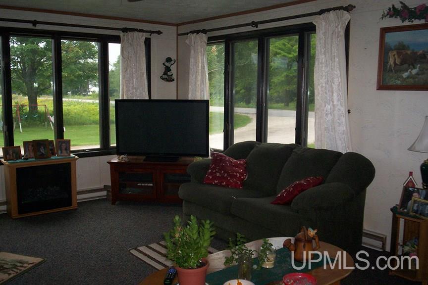 1808 North Kendall Road Manistique, MI 49854 - Photo 17 of 20 Gallery Image 17