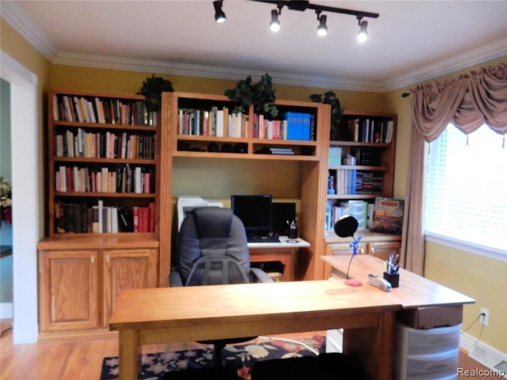 183 East Maryknoll Road Rochester Hills, MI 48309 - Photo 10 of 38