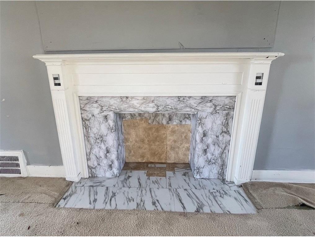 1741 Roemer Boulevard Farrell, PA 16121 - Photo 5 of 19 Living