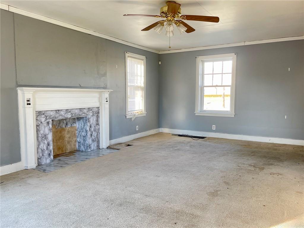 1741 Roemer Boulevard Farrell, PA 16121 - Photo 6 of 19 Living