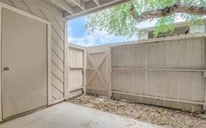 17331 Red Oak Drive, Unit 45 Houston, TX 77090 - Photo 22 of 25 a backyard of a house