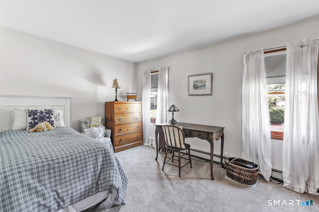 2125 Cutspring Road Stratford, CT 06614 - Photo 17 of 31 Gallery Image 17
