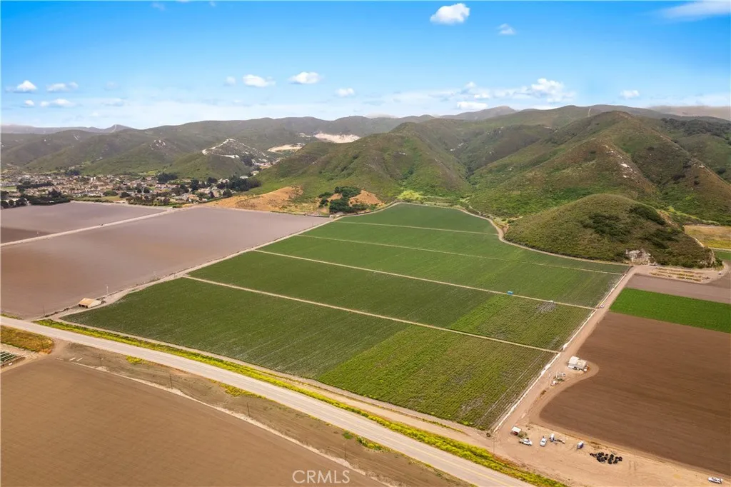 0 Floradale Avenue Lompoc, CA 93436 - Photo 4 of 10 a view of a tennis court