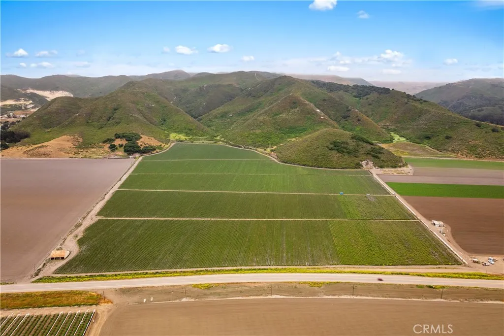 0 Floradale Avenue Lompoc, CA 93436 - Photo 5 of 10 a view of a tennis court