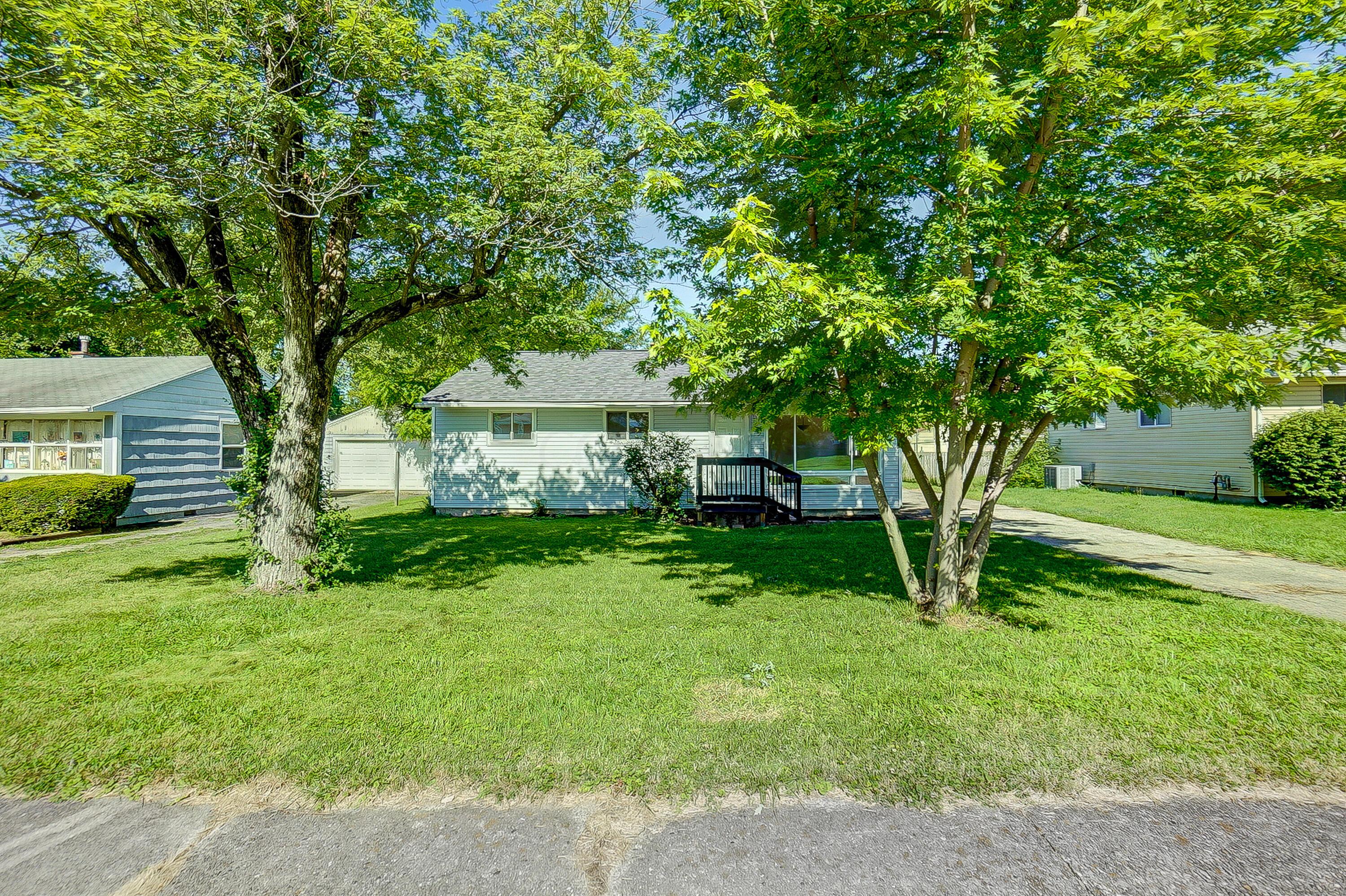 1589 Spaulding Road Dayton, OH 45432 - Photo 3 of 28 003