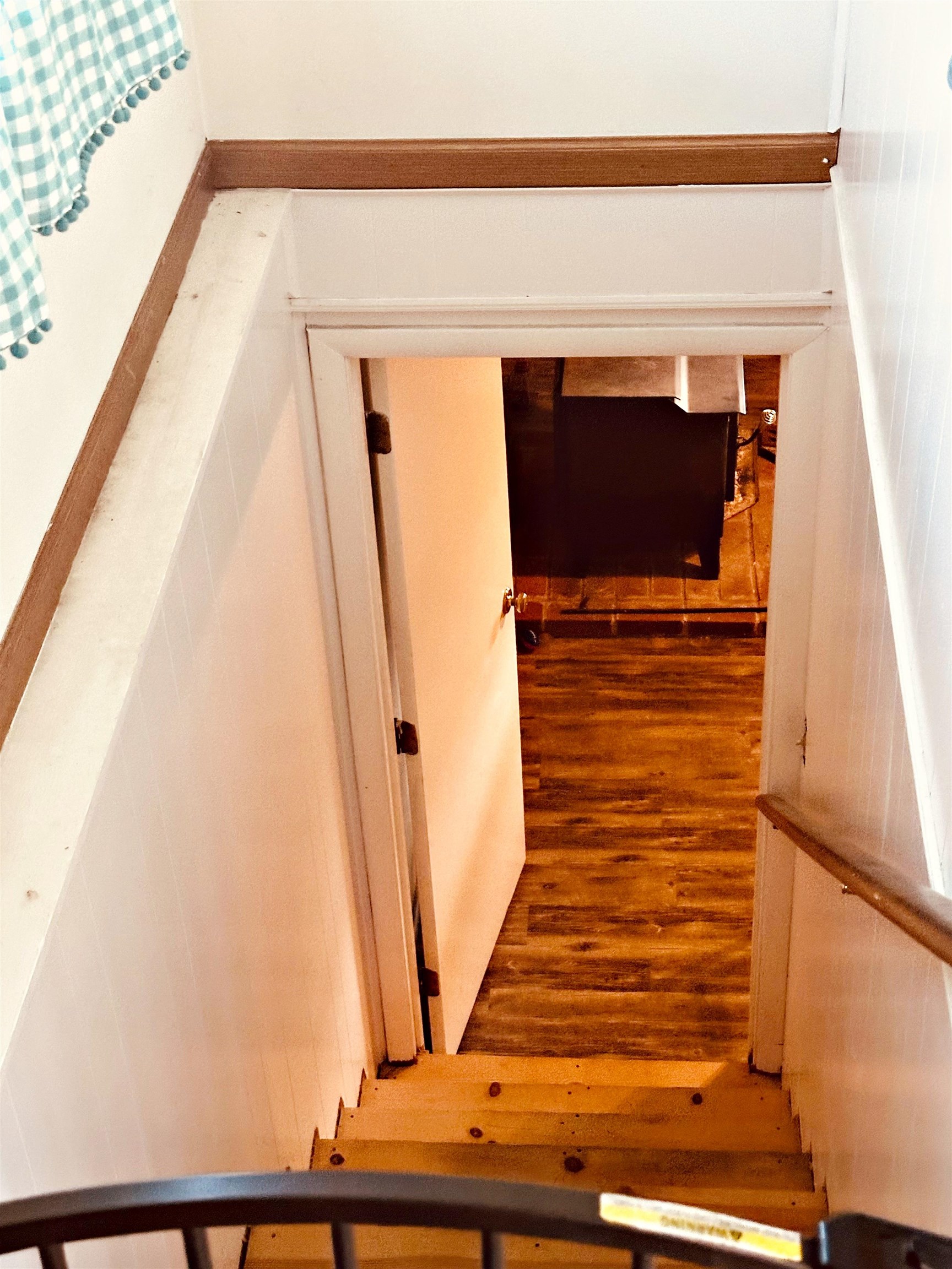 562 Dabneys Road Raphine, VA 24472 - Photo 13 of 14 a view of entryway with wooden floor