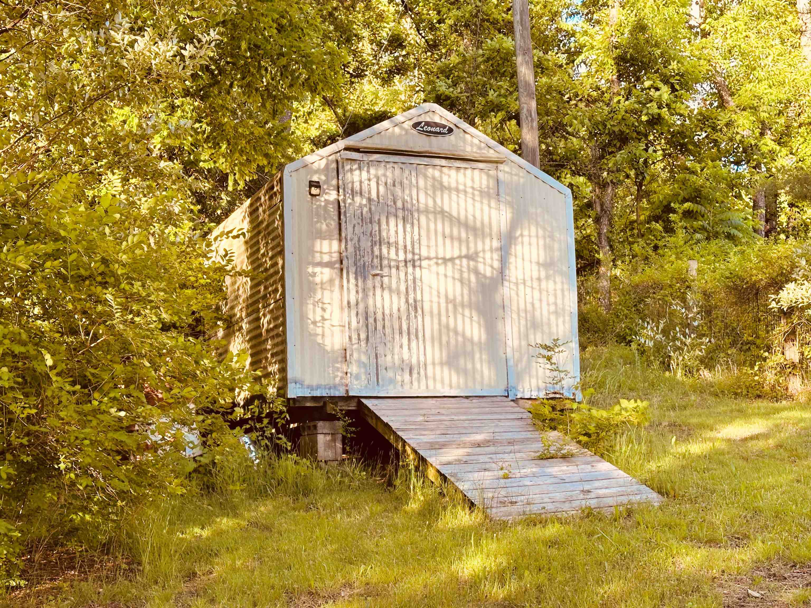 562 Dabneys Road Raphine, VA 24472 - Photo 5 of 14 a view of a bathroom with bathtub and window