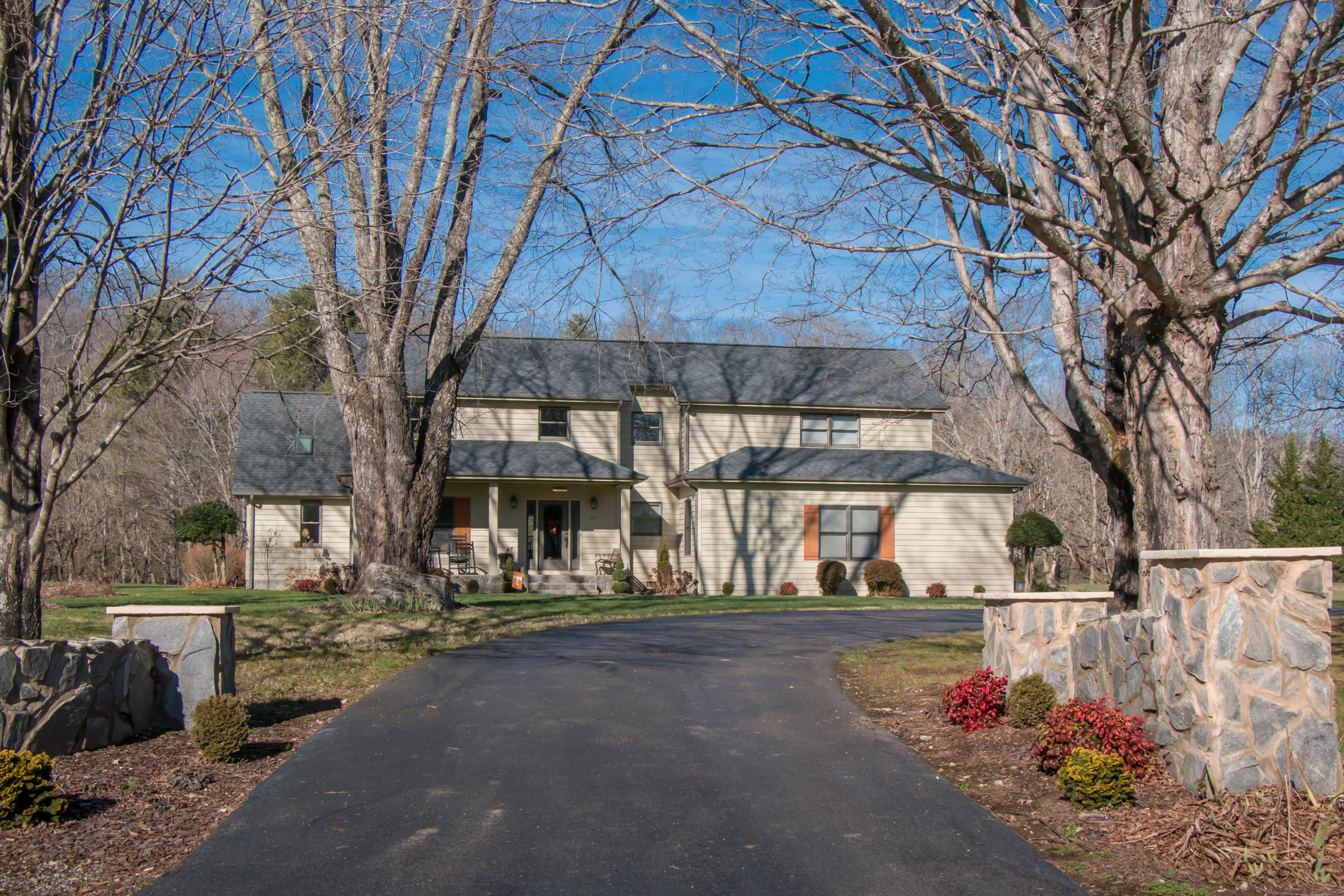 365 Walnut Hill Road Bristol, TN 37620 - Photo 2 of 73 Walnut Hill-3