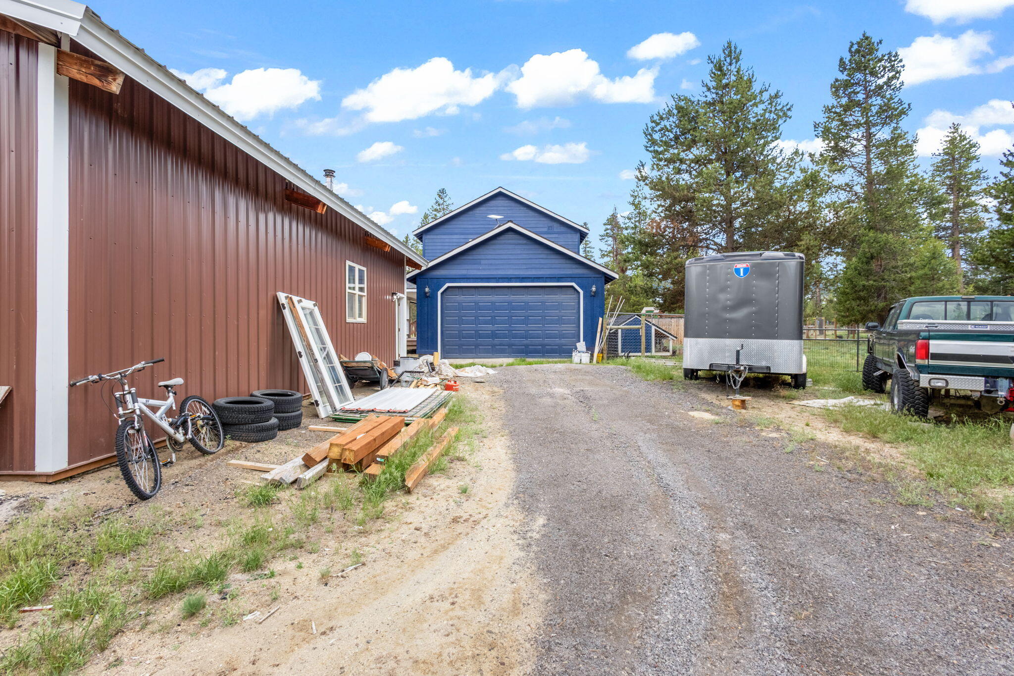 145046 Ringo Court La Pine, OR 97739 - Photo 28 of 37 Driveway to Garage