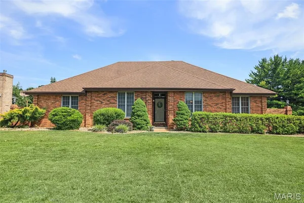 $365,000 | 222 Hickory Ridge, Belleville, IL 62223