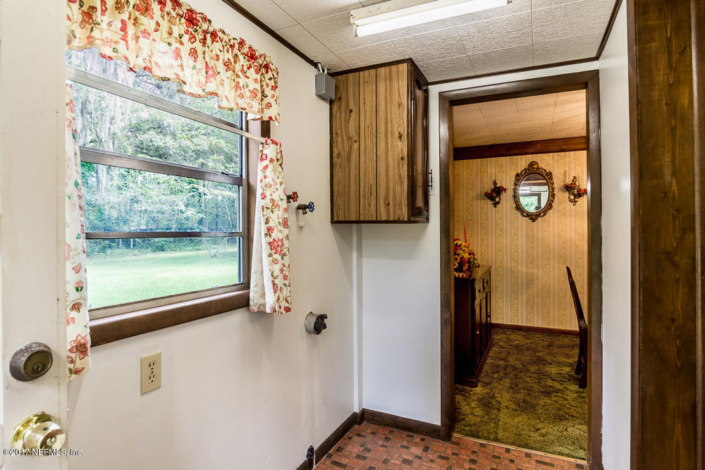 487 Deer Path Road Green Cove Springs, FL 32043 - Photo 41 of 51 Laundry Rm 2-1