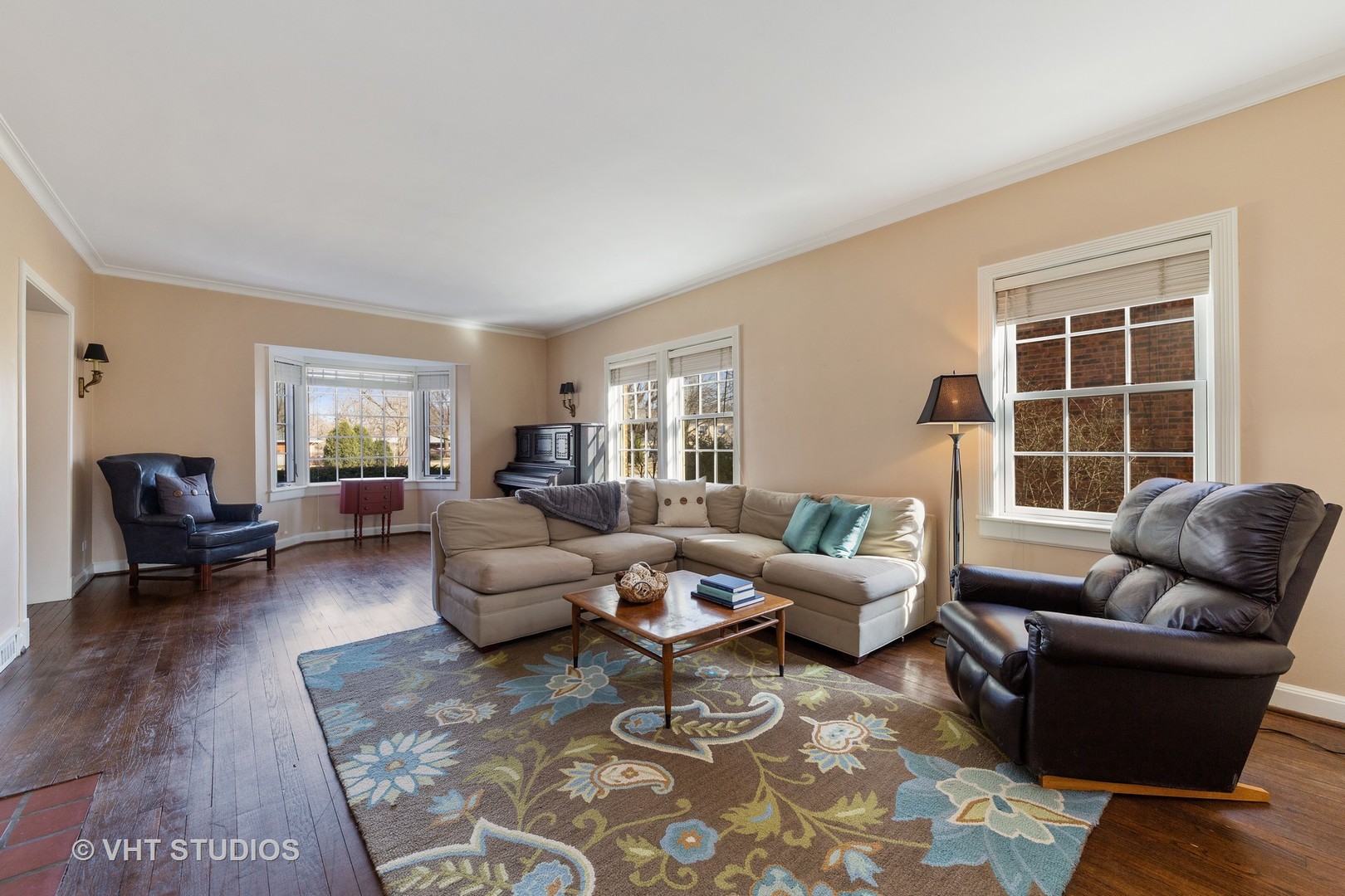 268 Nuttall Road Riverside, IL 60546 - Photo 8 of 29 a living room with furniture and a large window