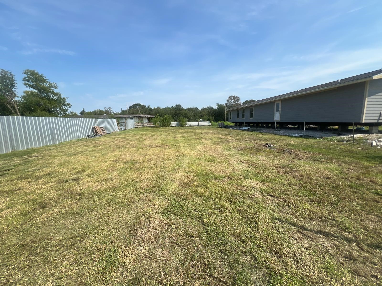 3367 Bijou Rue Rosharon, TX 77583 - Photo 2 of 3 a view of an ocean from a balcony