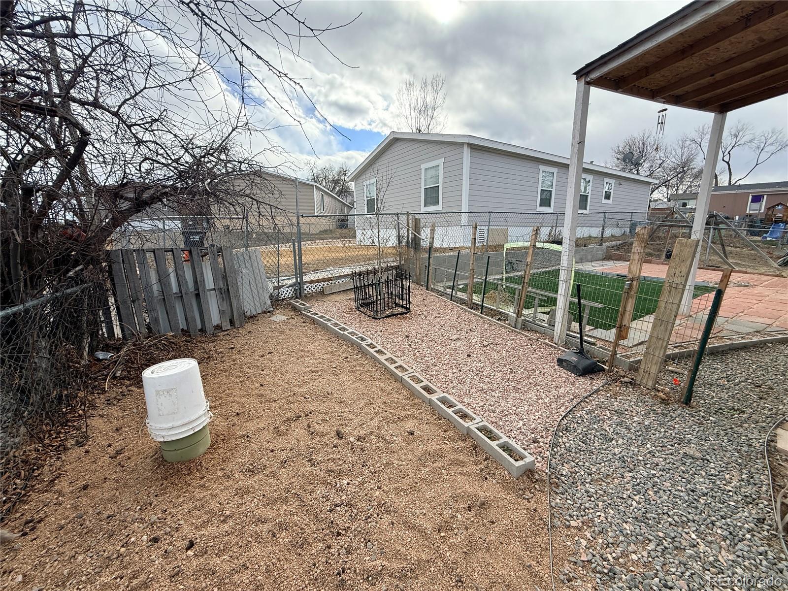 10201 Riverdale Road Thornton, CO 80229 - Photo 11 of 36