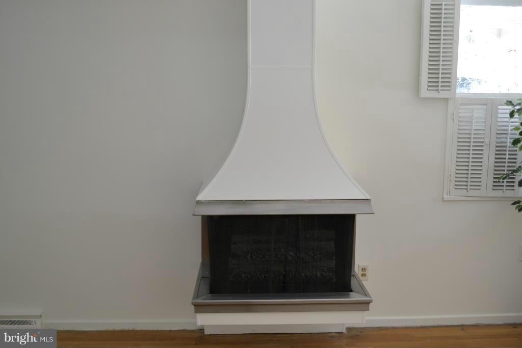 135 East Timonium Road Lutherville-Timonium, MD 21093 - Photo 12 of 19 Family Room