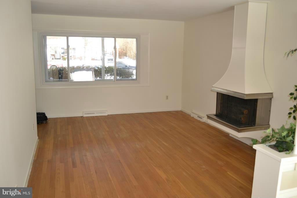 135 East Timonium Road Lutherville-Timonium, MD 21093 - Photo 13 of 19 Family Room