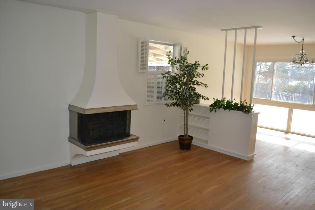 135 East Timonium Road Lutherville-Timonium, MD 21093 - Photo 10 of 19 Family Room