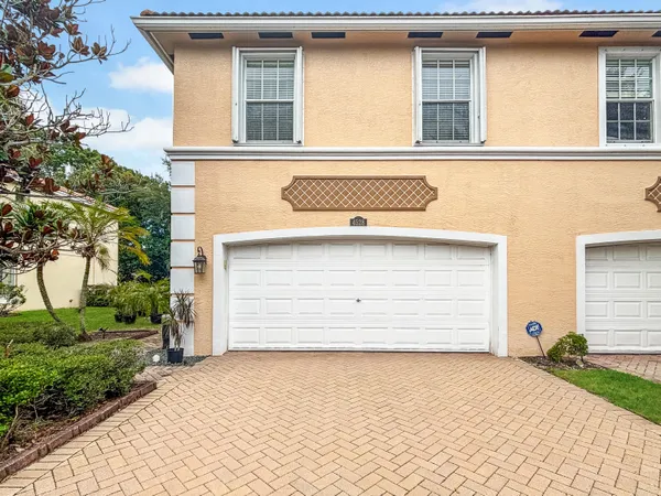 $3,800 | 4528 Thornwood Circle, West Palm Beach, FL 33418