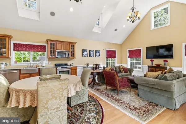 $2,995,000 | 107 East Mill Road, Flourtown, PA 19031