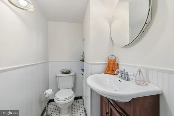 $2,995,000 | 107 East Mill Road, Flourtown, PA 19031