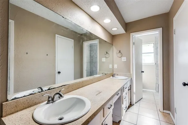 $294,900 | 2102 East Timberview Lane, Arlington, TX 76014