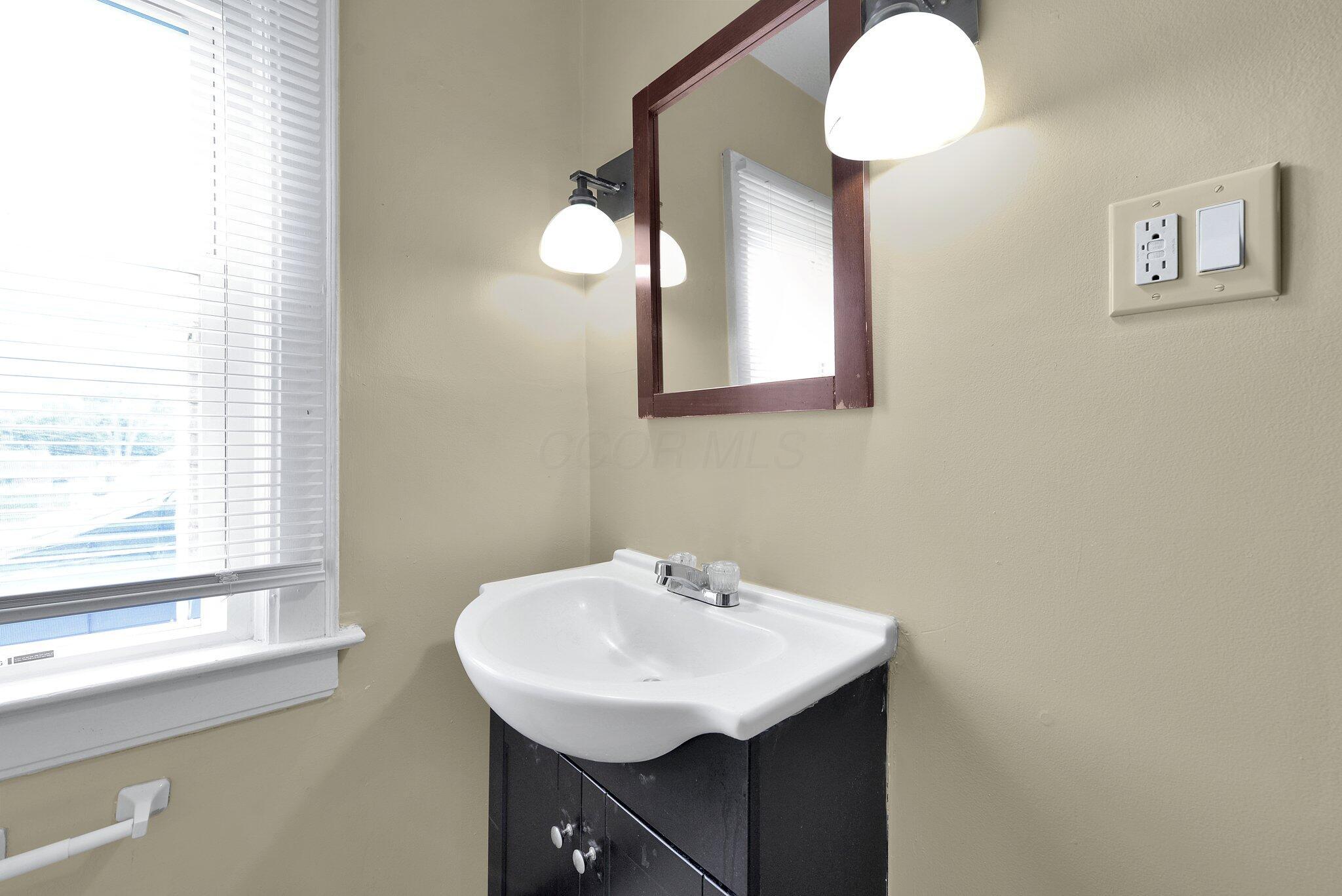898-900 Berkeley Road Columbus, OH 43206 - Photo 39 of 55 39-web-or-mls-898-berkeley-rd