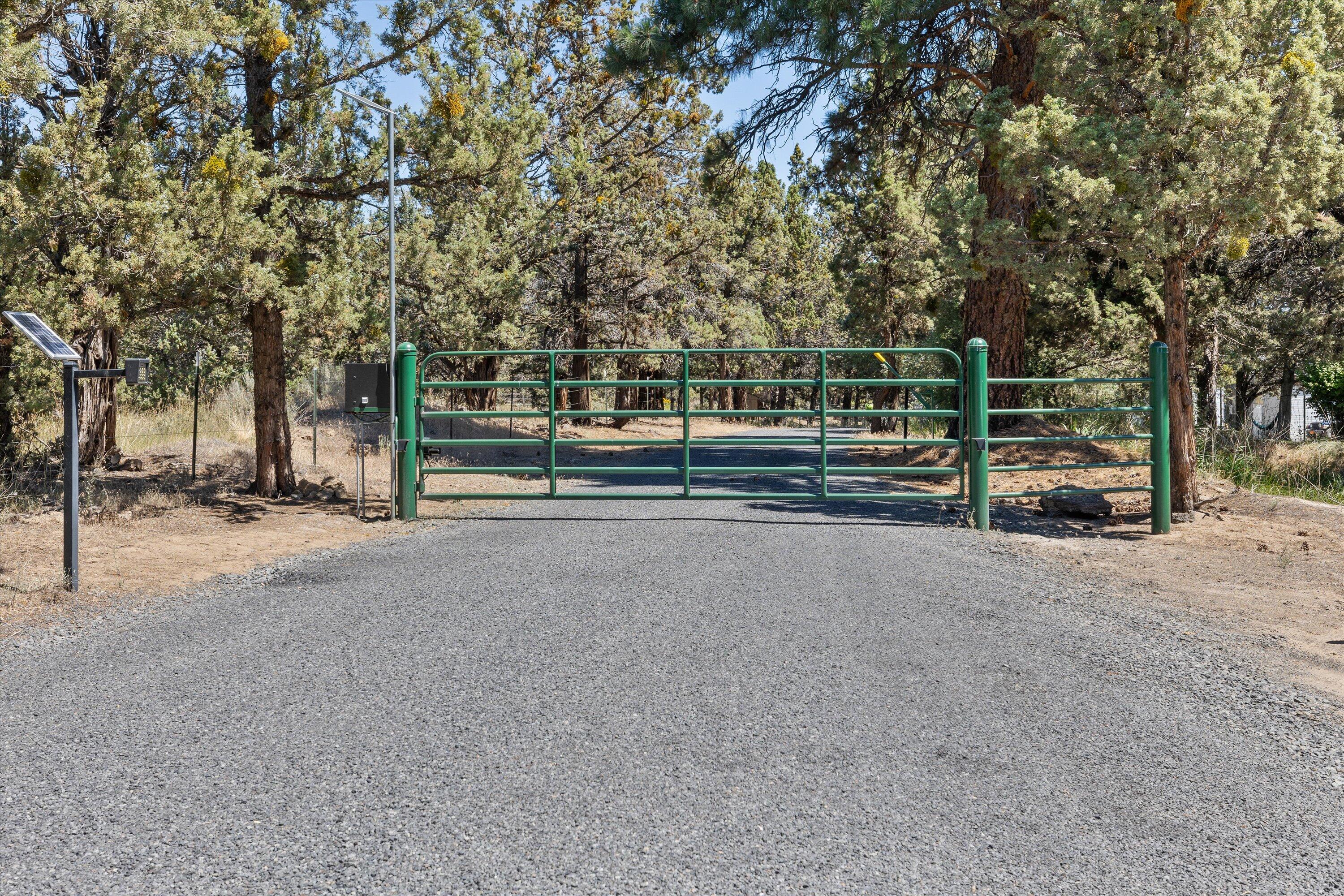 63430 Hamehook Road Bend, OR 97701 - Photo 49 of 54 60-220725_JILLROSELL2580
