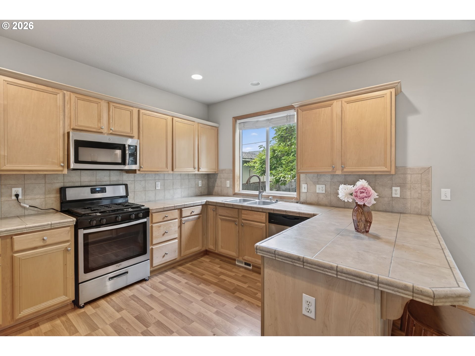 6628 Southeast Reedway Street Portland, OR 97206 - Photo 11 of 33