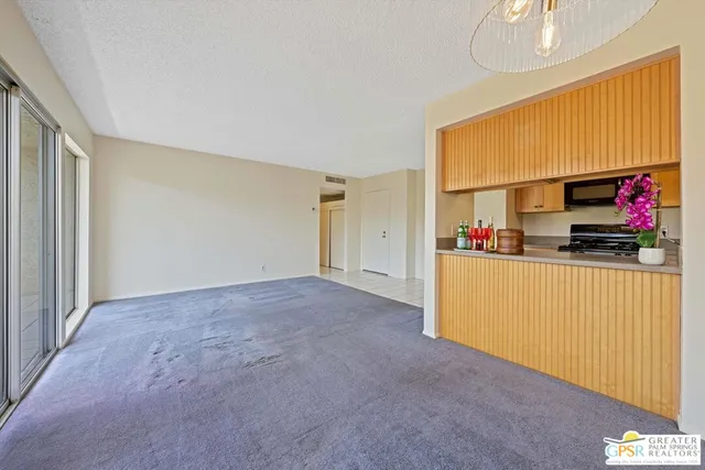 $250,000 | 1552 South Camino Real, Unit 330, Palm Springs, CA 92264