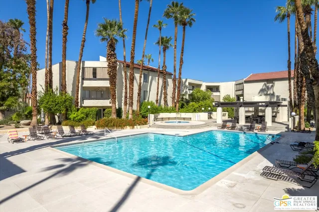 $250,000 | 1552 South Camino Real, Unit 330, Palm Springs, CA 92264