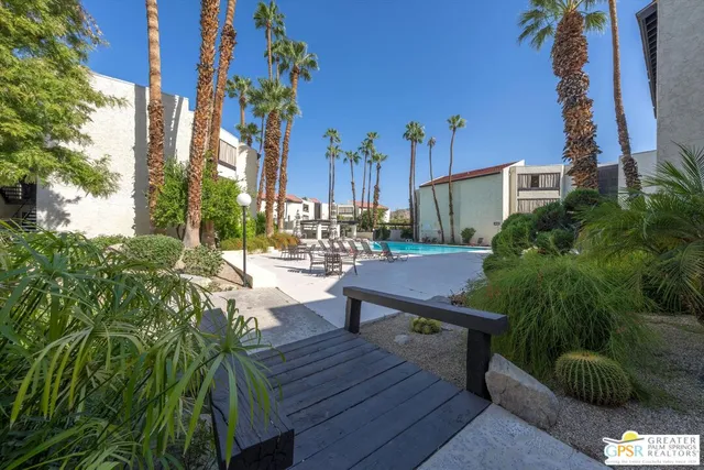 $250,000 | 1552 South Camino Real, Unit 330, Palm Springs, CA 92264