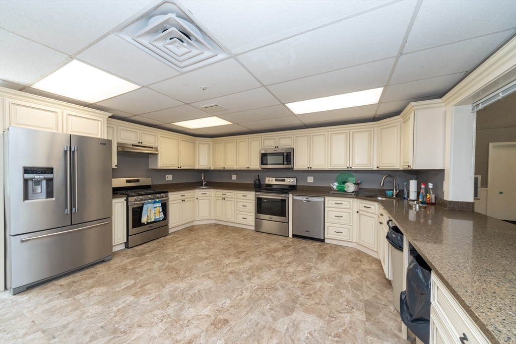 110 Ridgefield Circle, Unit D Clinton, MA 01510 - Photo 31 of 38