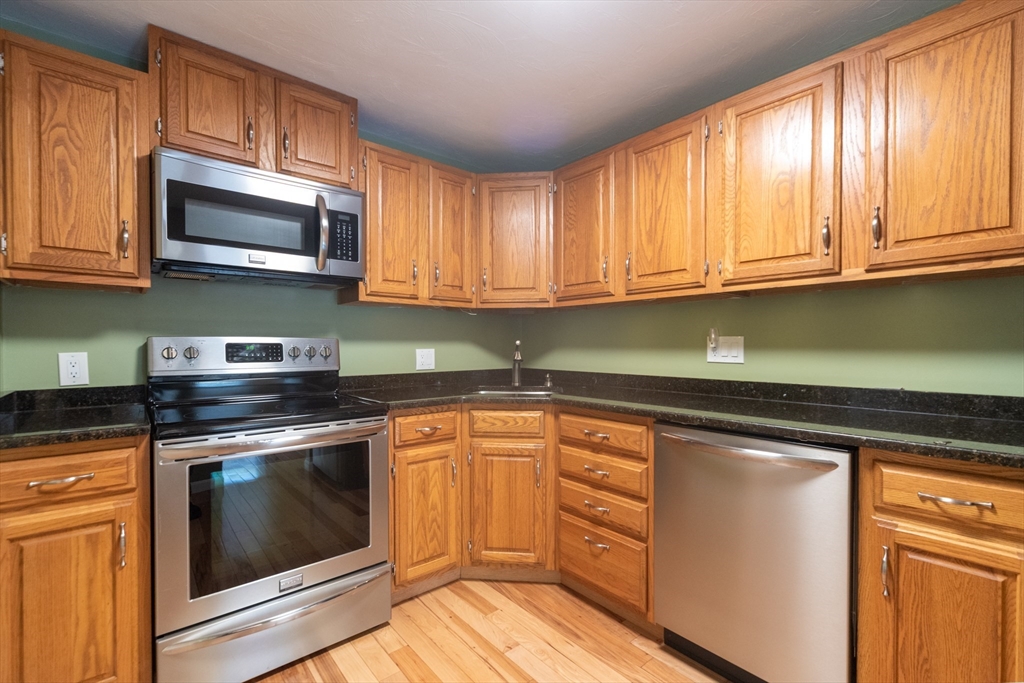 110 Ridgefield Circle, Unit D Clinton, MA 01510 - Photo 5 of 38