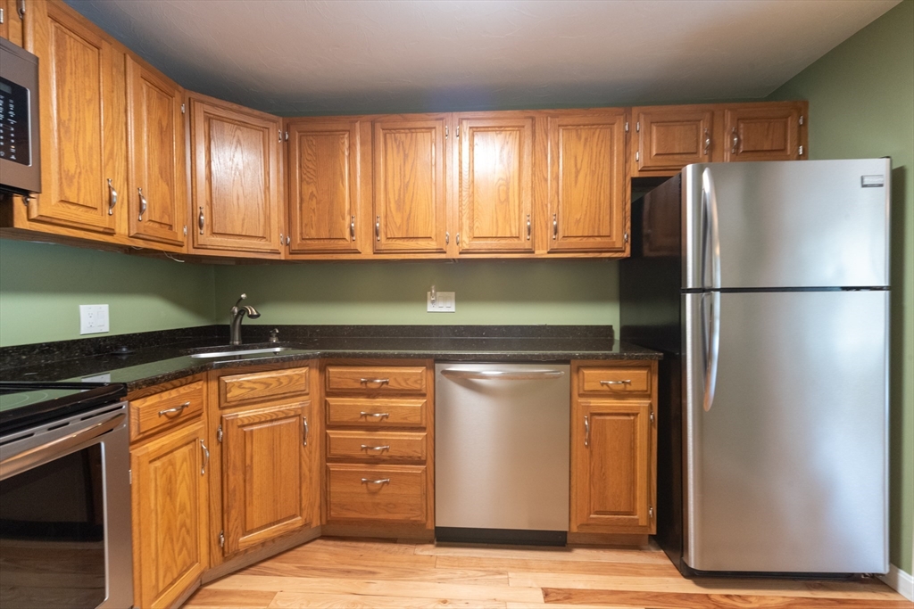 110 Ridgefield Circle, Unit D Clinton, MA 01510 - Photo 6 of 38